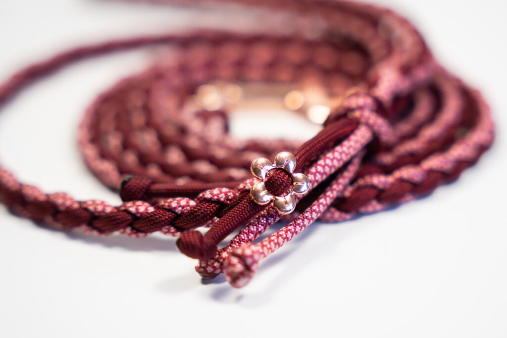 Smycz miejska pleciona paracord – personalizowana