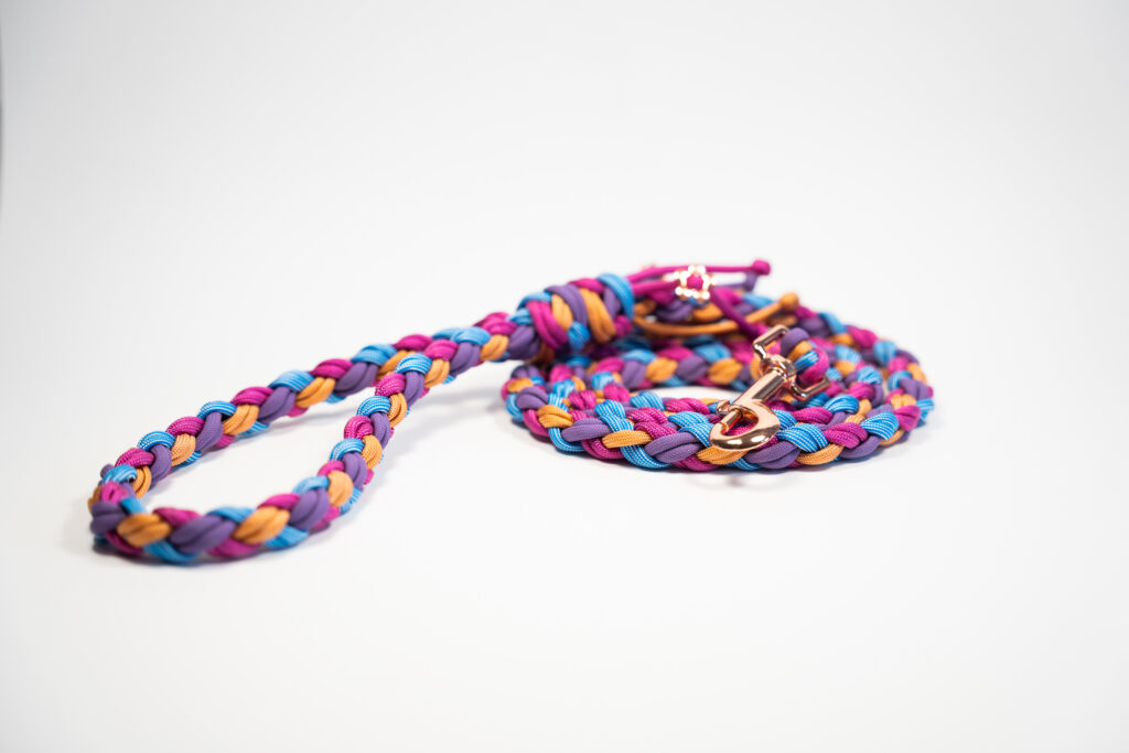 Smycz miejska pleciona paracord – personalizowana