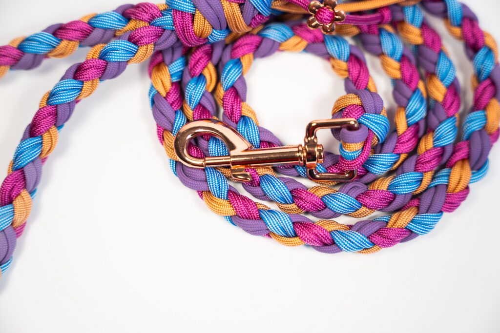 Smycz miejska pleciona paracord – personalizowana