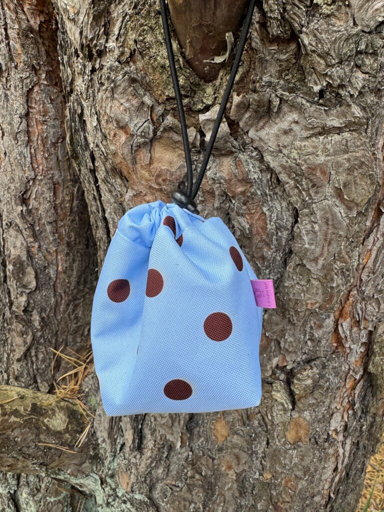 Saszetka na smaczki – Doggie Dots Blue